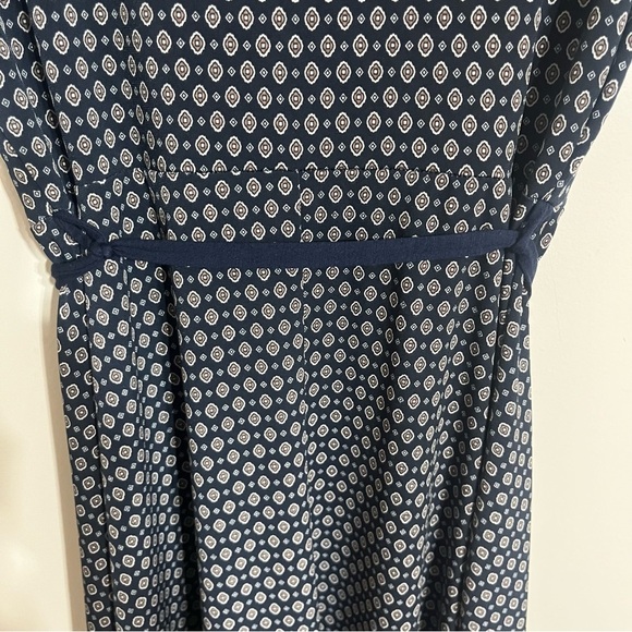 Gilli Carenza Faux Wrap Geometric Print Size Small V-Neck Dress Navy Blue - Picture 11 of 12